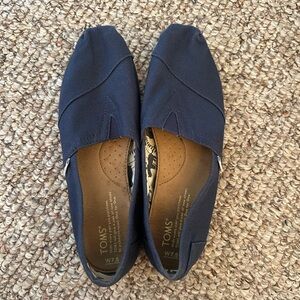 Navy blue Toms